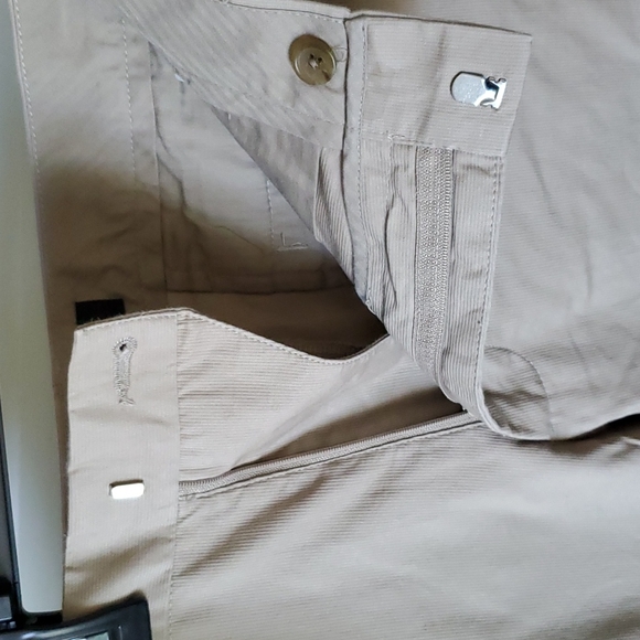 Men's Banana Republic kakhi pants, measurements 34 X 32 - Picture 4 of 6